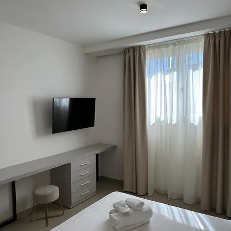 Amani Chic אולביה