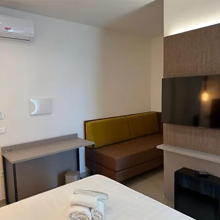 Amani Chic בית הארחה אולביה